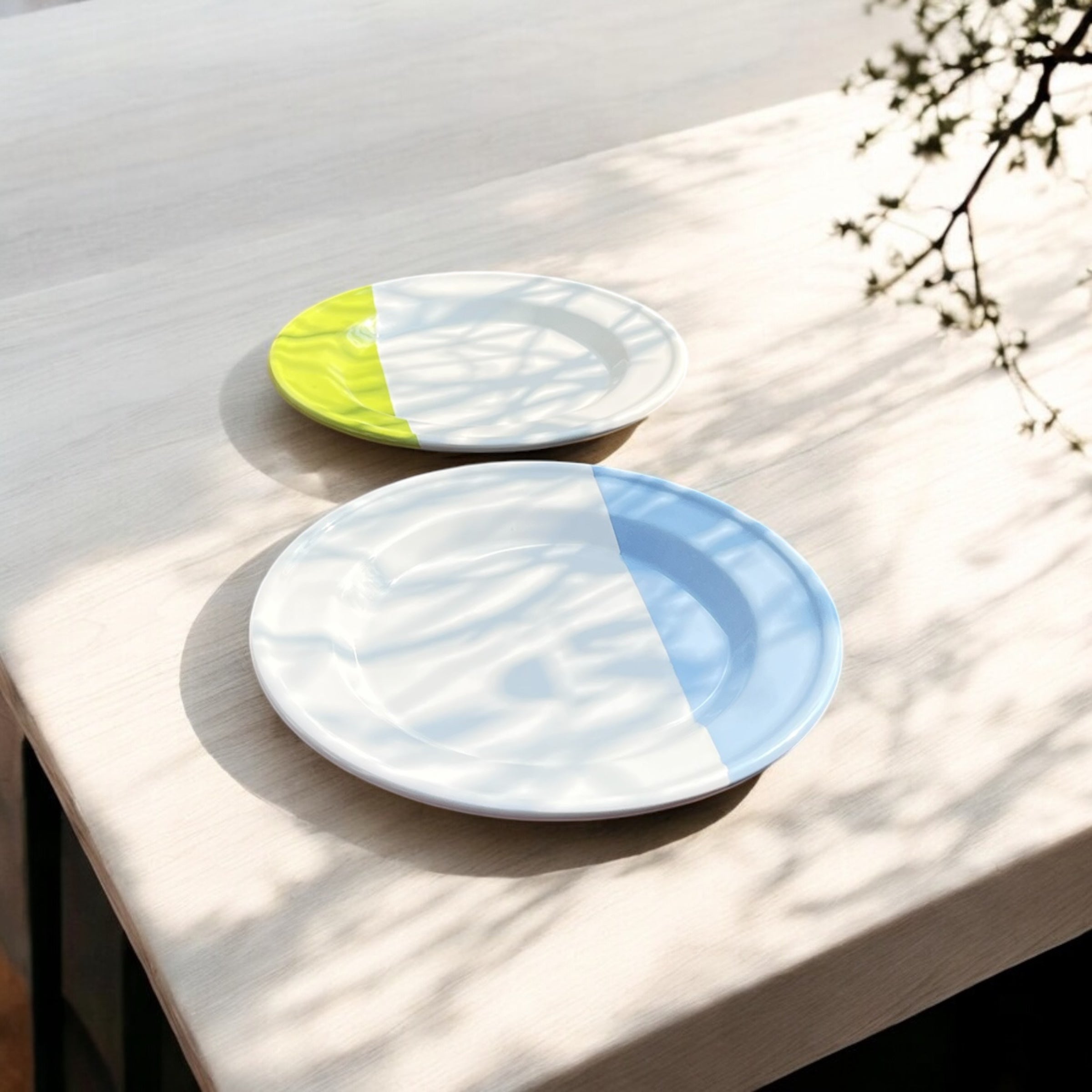 Crest blue green plate set